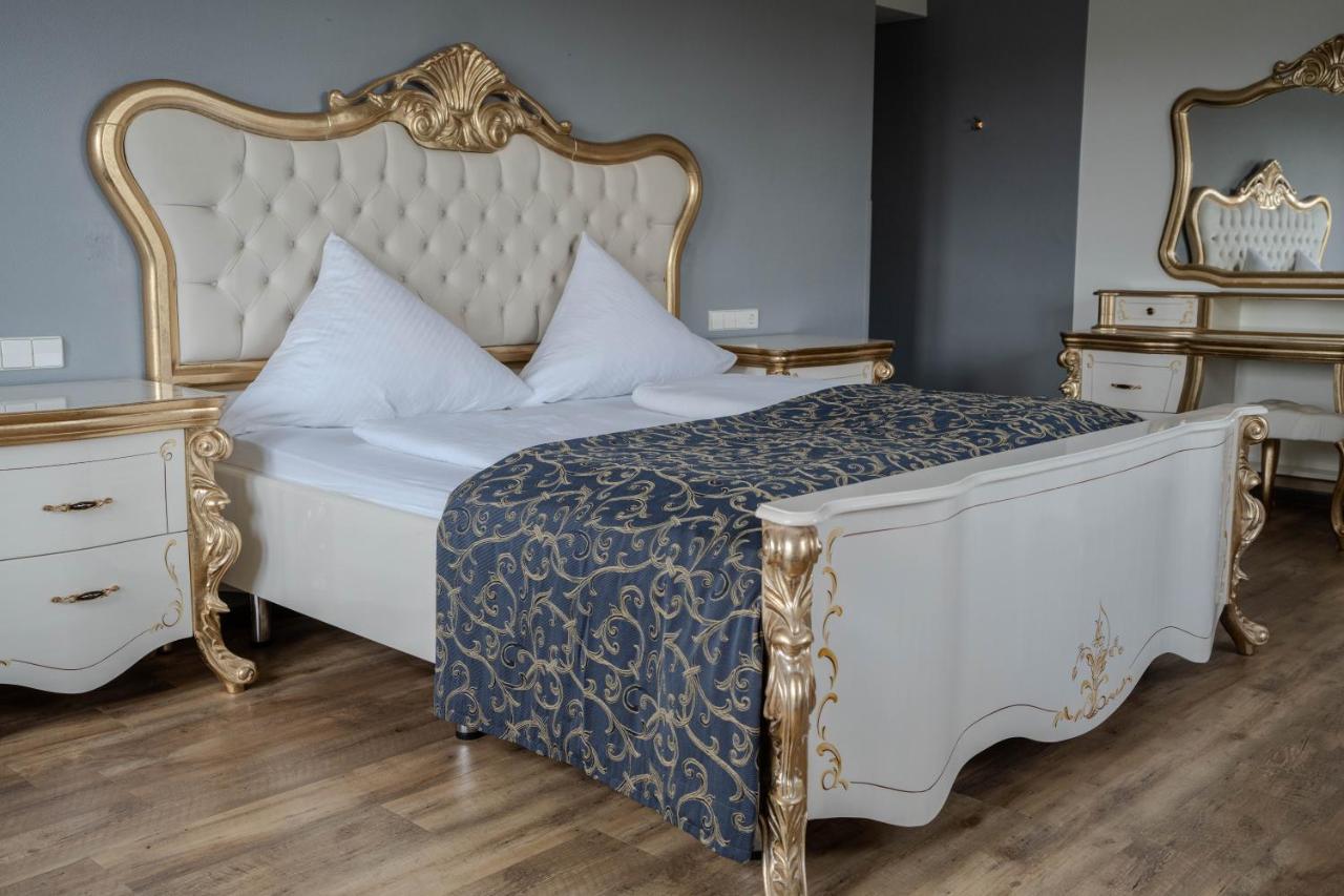 Eventlocation & Hotel Schloss Neuburg Obrigheim Luaran gambar