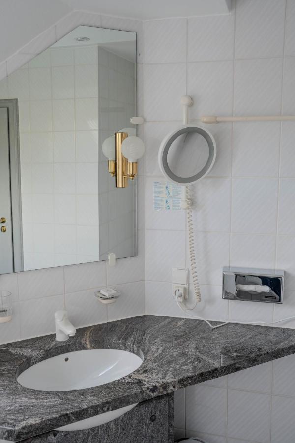 Eventlocation & Hotel Schloss Neuburg Obrigheim Luaran gambar